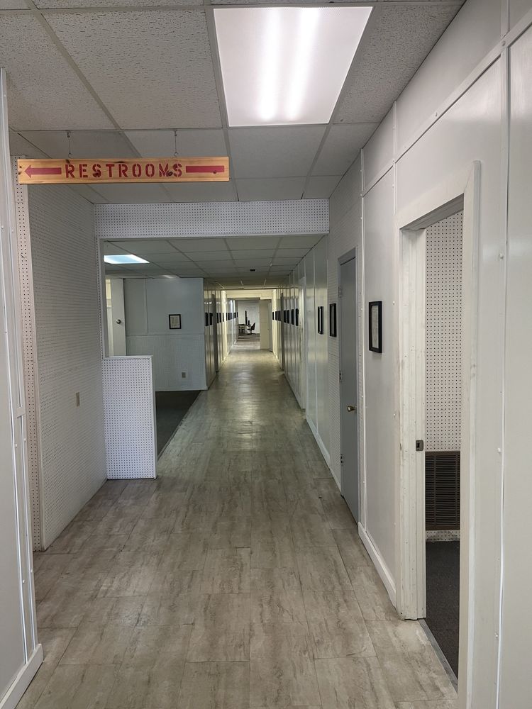 Stoller Building: 909-929 N. Coliseum Boulevard, Fort Wayne, IN 46805